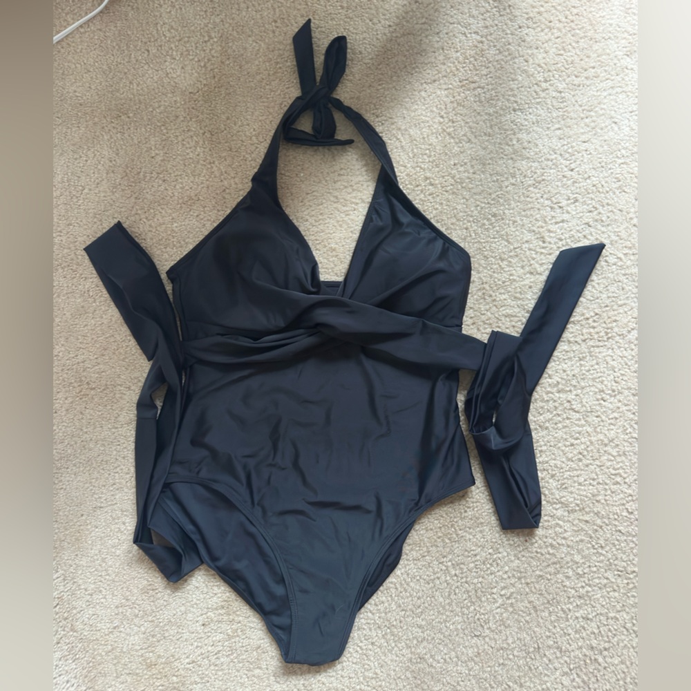 Black Halter One Piece‎ Swimsuit